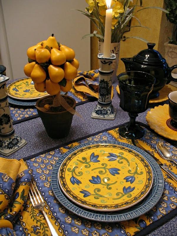 masa-set-sarı-mavi-renkli-masa-peçete-sarı-mavi-mum-akşam yemeği