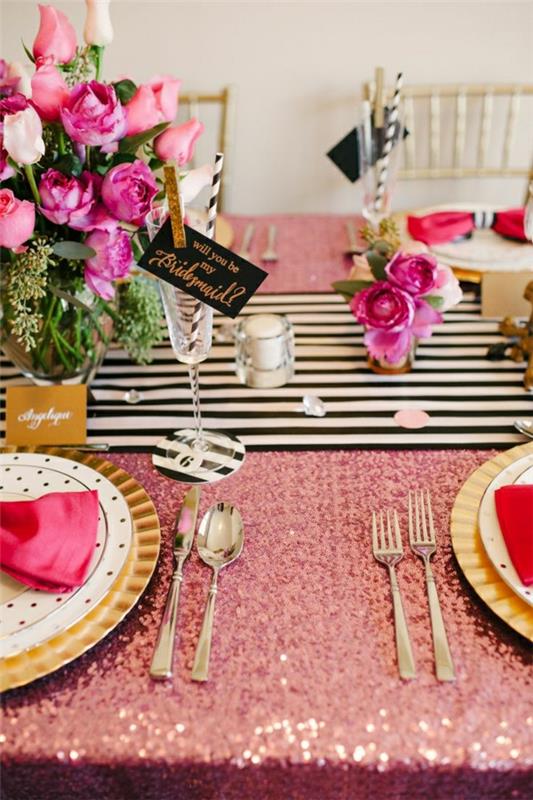 staliukas-elegantiškas-putojantis staltiesė-stalo apdaila-su gėlėmis
