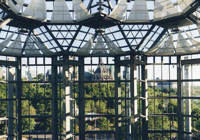 Vista di una città, vetrate con pergolato, bilgisayar başına sfondo