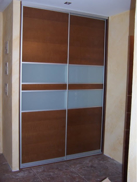 Guarda-roupa para o interior do corredor