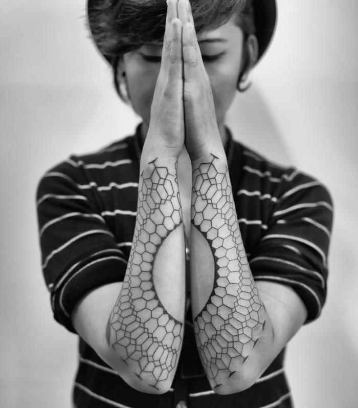 ženska tetovaža podlakti, šablona za tetovažo z geometrijskim dizajnom in etničnimi vzorci