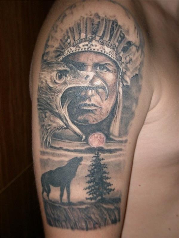 tetovaža na moški rami, risba s črnilom z nočno pokrajino domačo glavo in orlom