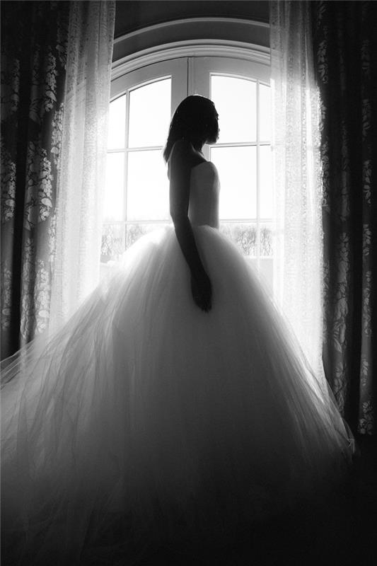 Vestuvių tendencija 2018 grožio moteris originali suknelė vestuvių nuotrauka moteris princesės suknelė