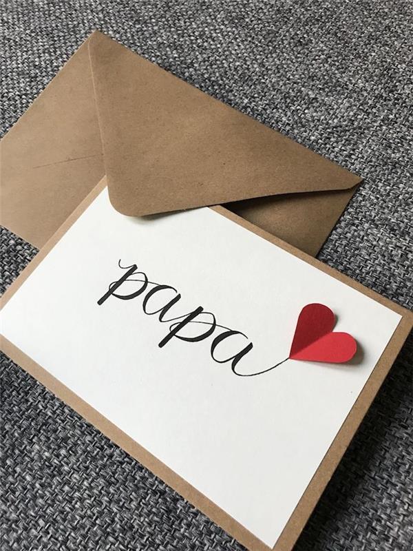 paprasta atvirutė tėčio dienai su maža originalia dovana iš popierinės širdies