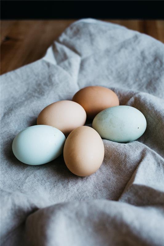 Gražūs kiaušiniai, Velykų dizainas, linksmų Velykų atvirukas, šauni idėja, koks kaimiškas vaizdas, kaimiškos vibracijos