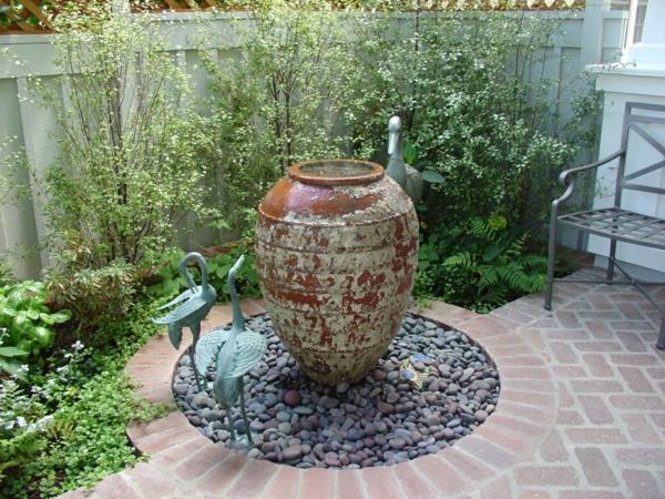 paprastas-senovinis-keramikos-sodo fontanas-