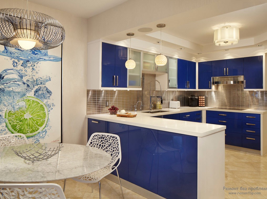 Mobiliario de cocina azul