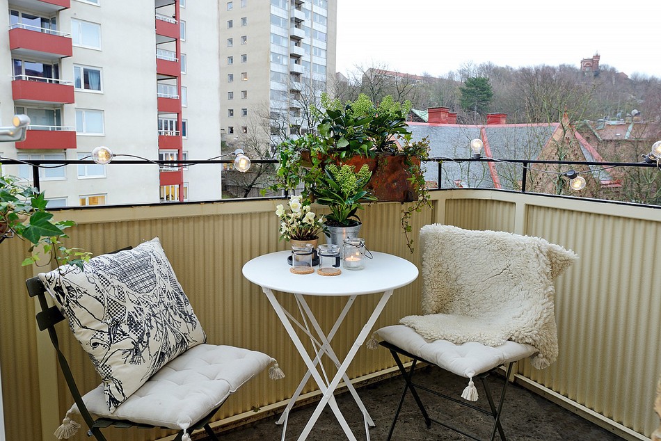 Vrtna garnitura na balkonu