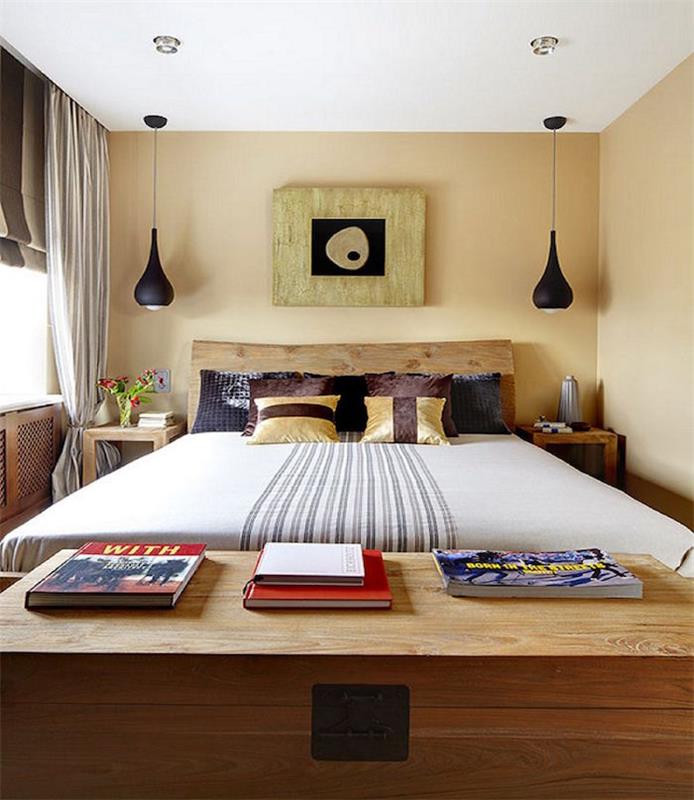 dekoruotas miegamojo modelis, medinė lova suaugusiems, pakabinamos lempos miegamajam