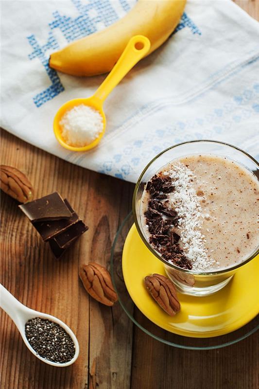 čokoladni smoothie iz banane, mešanica antioksidantnih in energijskih sestavin