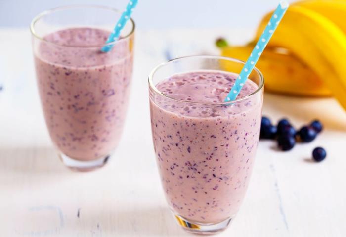 kako pripraviti domač smoothie, smoothie iz borovnic z banano in mlekom