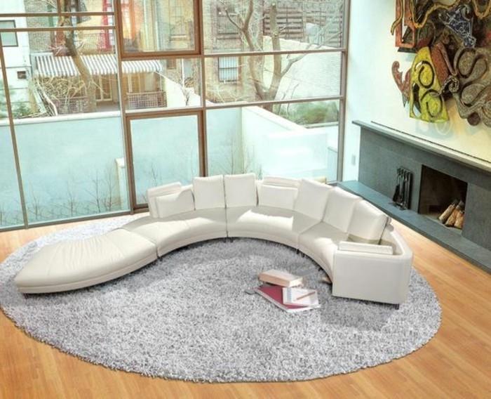açık-parke-zemin-modern-oturma odası-gri-halı-beyaz-kanepe-beyaz-deri-oturma odası-mobilya