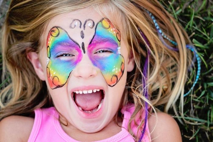 enostavna fotografija ličila metulja za dekle, kakšen make-up za otroško pustno različico zlahka doseči