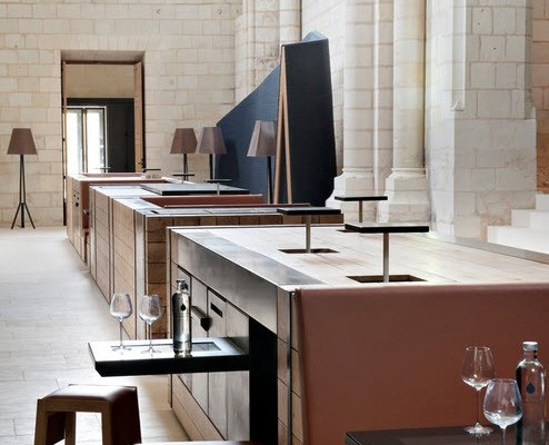 Mobili nel monastero