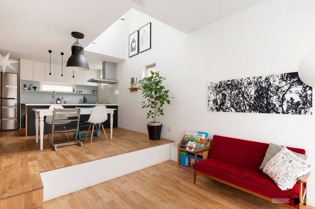 Quarto espaçoso em plano aberto