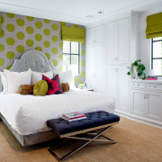 Dormitorio para niña en tonos verdes.