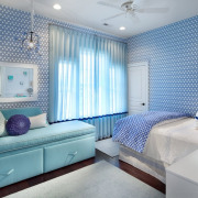 Dormitorio azul para niña