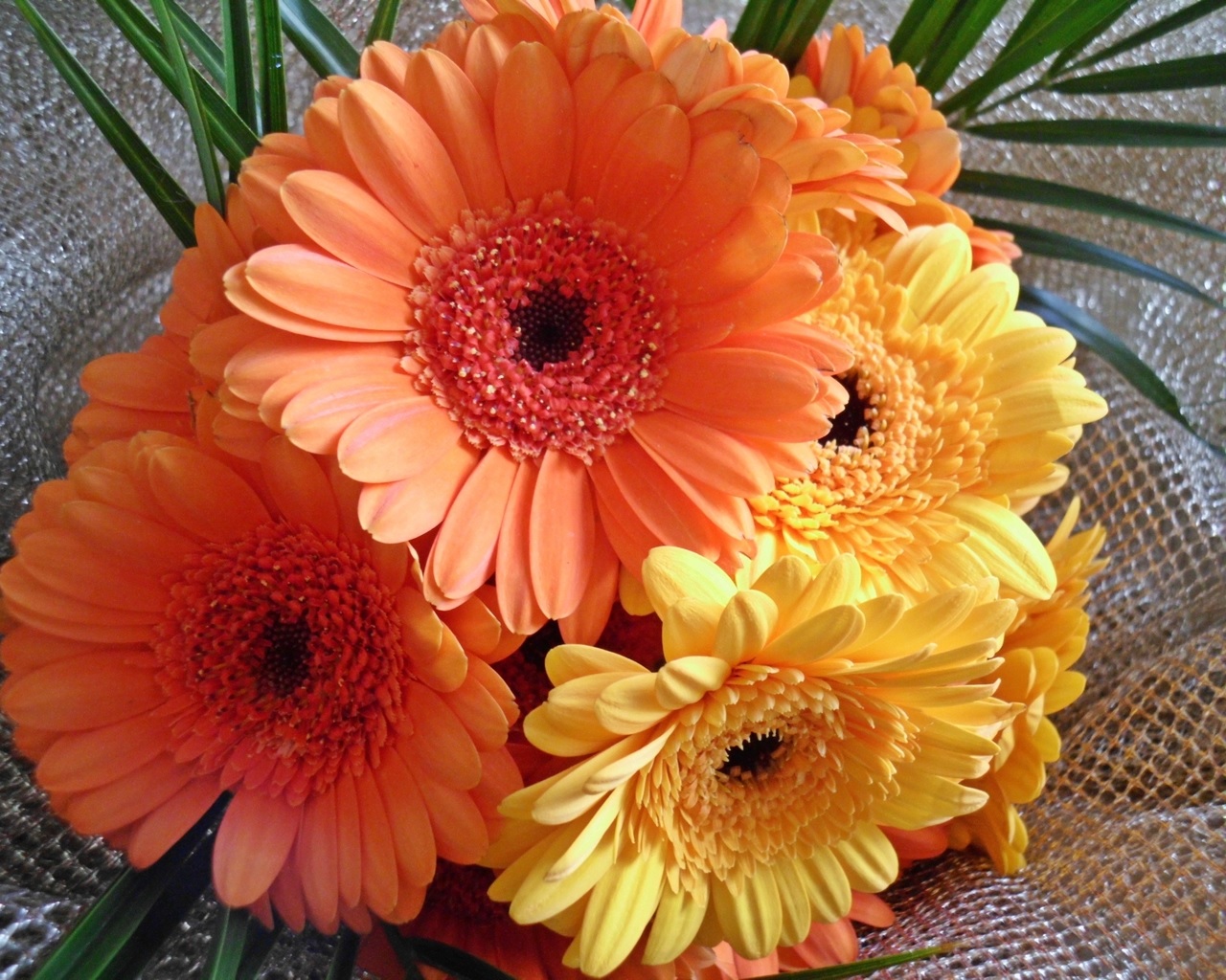 Bouquet de gérberas amarelas e laranja