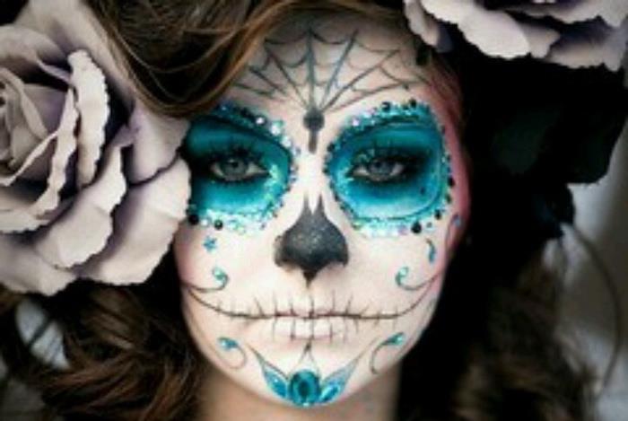 spalvingas Helovino makiažas mirusiai Meksikai