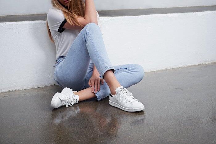 stan-smith-adidas-women-white-blue-originalai-hipster-girl