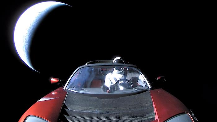 Starman Yapay Astronot Projesi, SpaceX'in medya vitrini ve Elon Musk'ın Falcon Heavy roketidir.