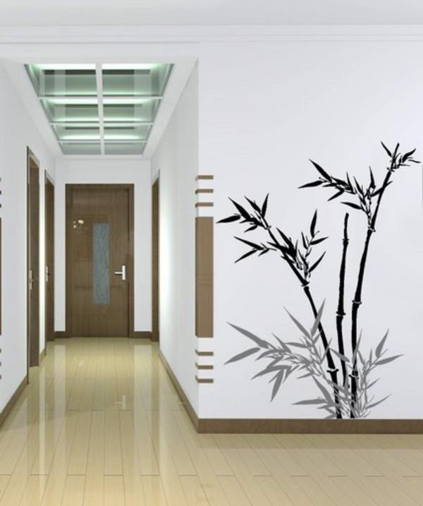 koridor duvarında bambu çıkartması