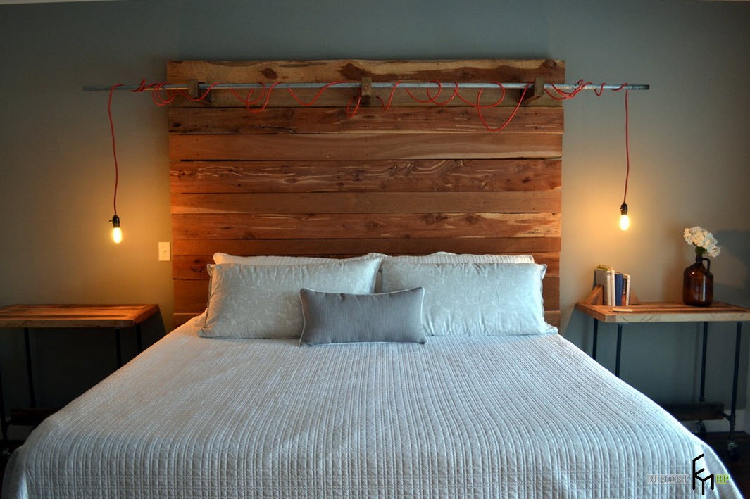 Yatak odasında dekoratif tahta