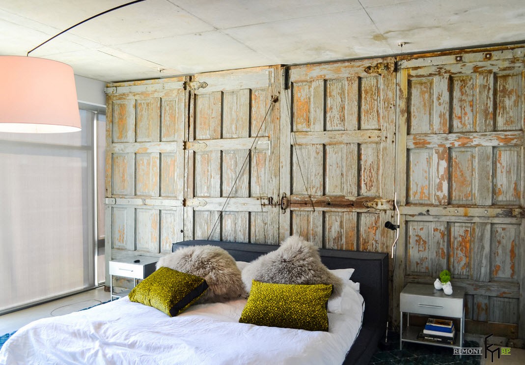Insolita decorazione murale in stile loft