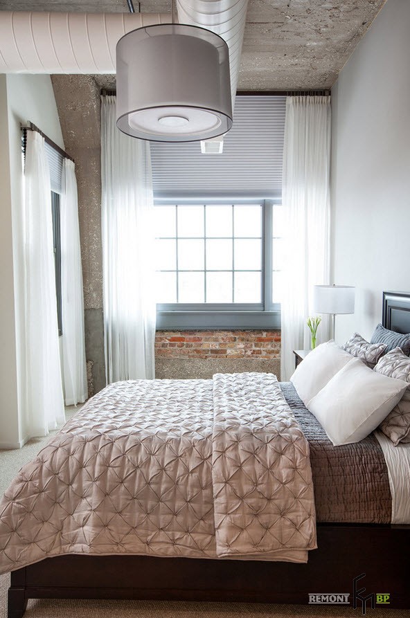 Decorazione della camera da letto in stile loft