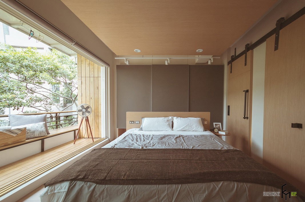 Colore marrone all'interno della camera da letto