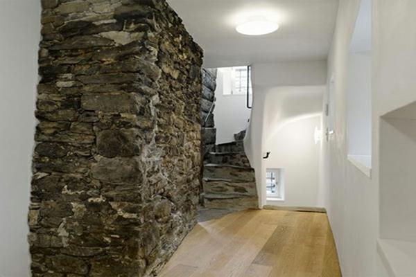 fütüristik bir mimariye sahip modern bir ev için minimalist stil ve dekorasyon