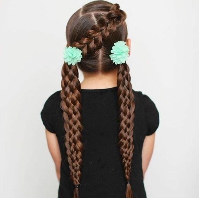 šukuosenos pasiūlymas su labai originalia pynė mažoms moterims su ilgais plaukais