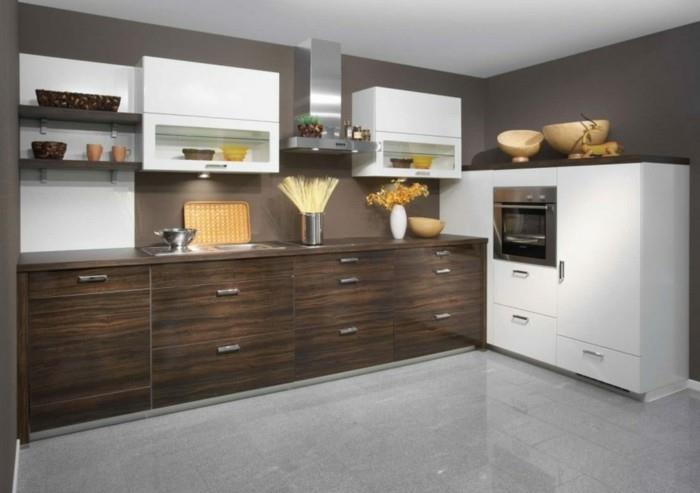 predlog-kako-prebarvati-vašo-kuhinjsko-steno-barvo-sivo-taupe-rjavo-leseno-kuhinjsko pohištvo