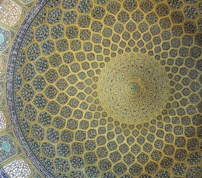 „Fibonacci-suite“ religinės šventyklos lubų dydis pakeistas