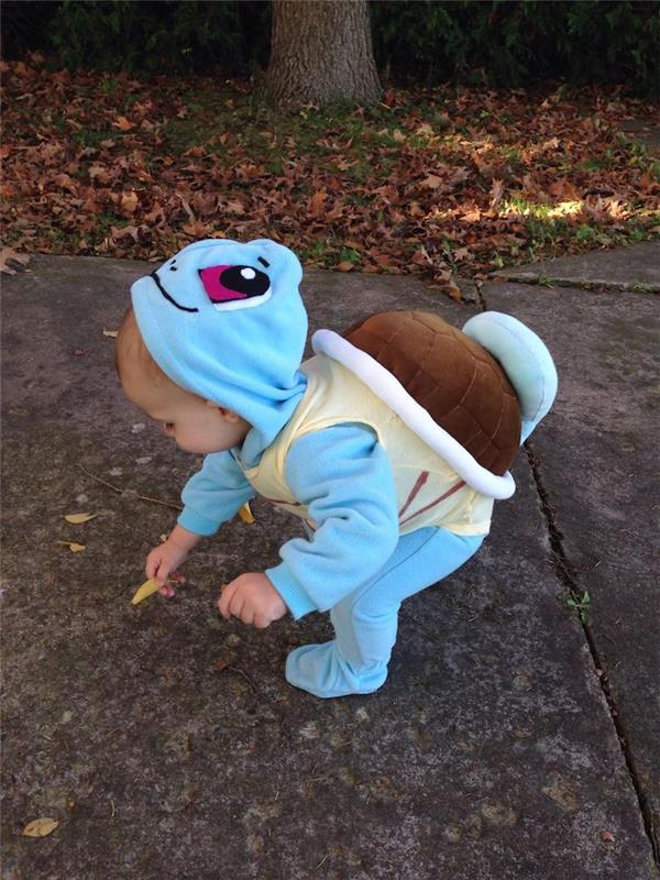 Pokemon çocuğunu nasıl giydireceği fikri, modern pikachu kostümü, mavi kostümlü bebek