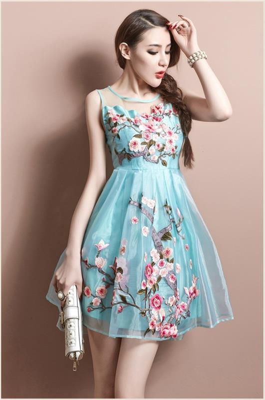superb-poročna obleka-maysange-idea-kaj-obleči-cool-cvetlično-modra