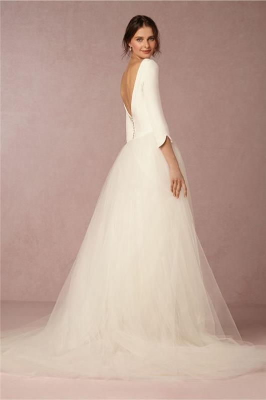 graži-paprasta ir originali ilga-prašmatni vestuvinė suknelė
