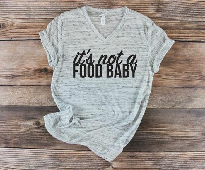 hamile olduğunuzu duyurmak için bir yemek tişörtü değil, kişiselleştirilmiş senaryolara sahip giysiler