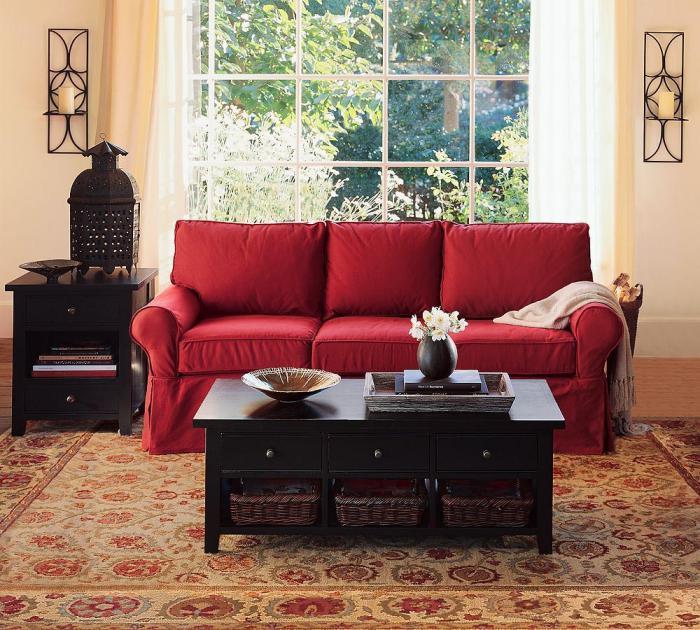 kavos staliukas su stalčiumi ir medinė lentyna-juoda-raudona-sofa