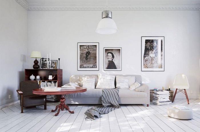 Dnevna soba v skandinavskem slogu z nordijskim dekorjem in švedskim pohištvom