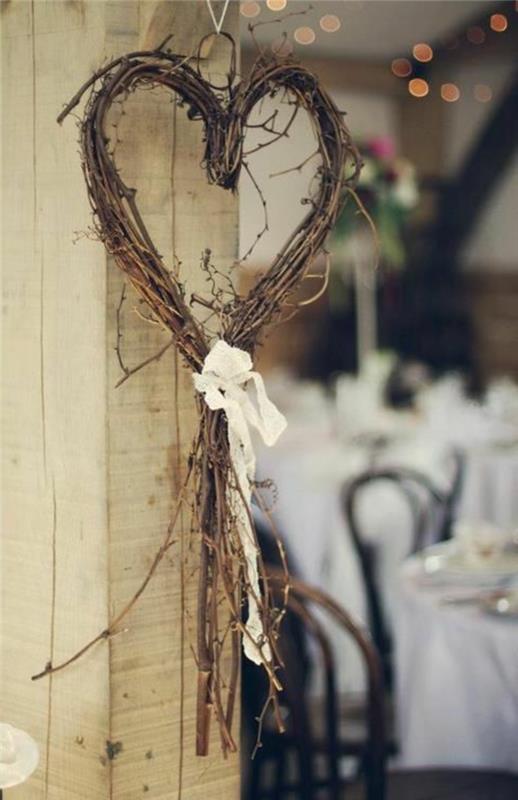 dalgaların karaya attığı odun-tablo-üzerine-boyama-driftwood-lamba-dekorasyon-driftwood-kalp