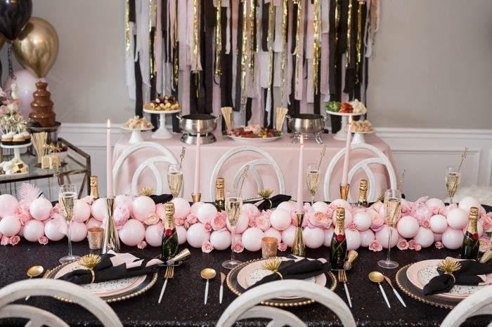 stilingo suaugusiųjų gimtadienio stalo dekoravimo pavyzdys juoda ir rožinė su auksiniais akcentais, organizuokite vakarėlį namuose