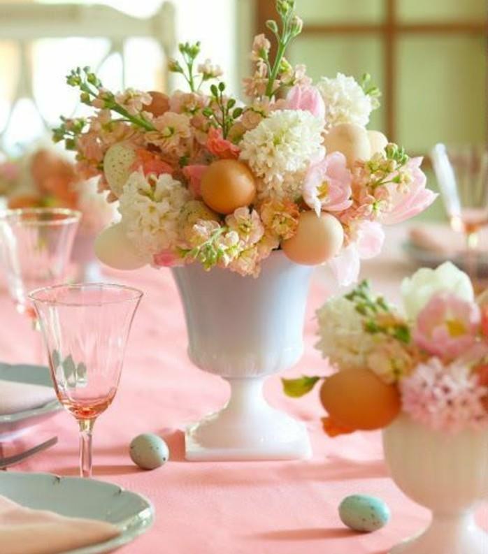 güzelce dekore edilmiş-masa örtüsü-pembe-muhteşem-çiçek buketleri