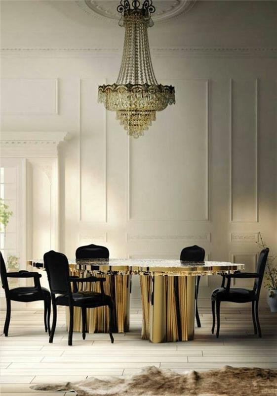 prašmatnaus stiliaus-stalo-krištolo-liustra-prašmatnus-valgomasis-juodos kėdės-baroko interjeras