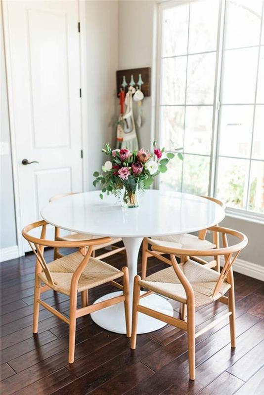 baltas tulpinis stalas-valgomasis stalas-konforama-gėlės-deko-valgomasis