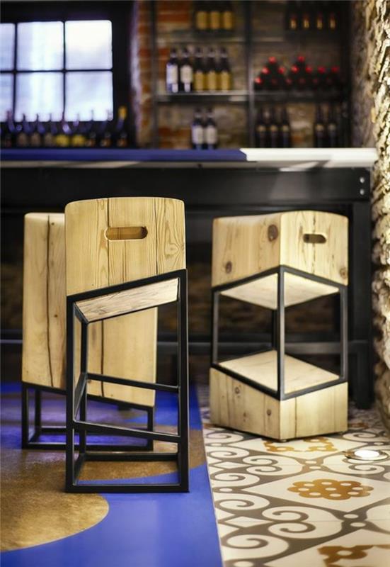 geometrik-ahşap-şekilli-bar-tabureler