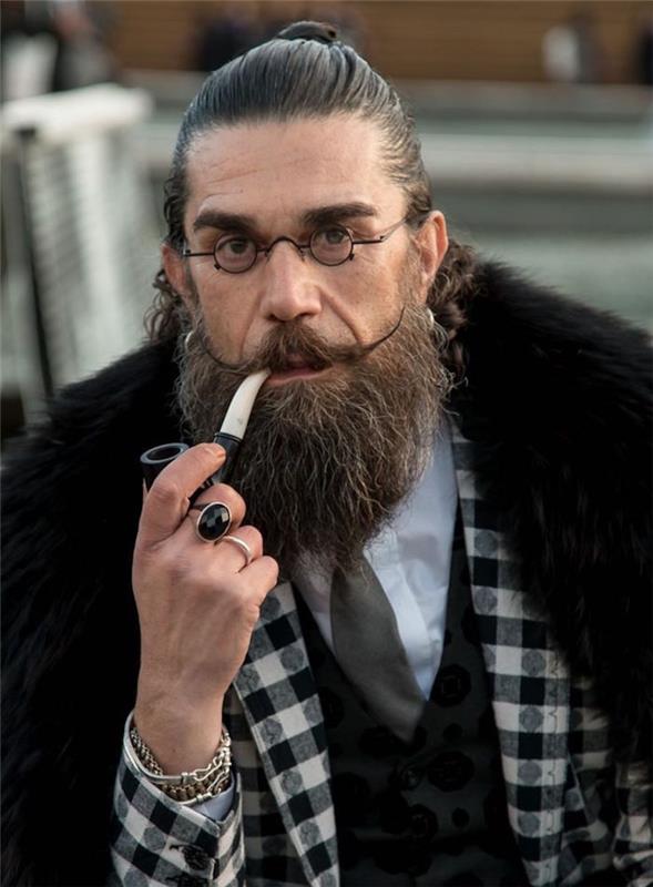 dolgi lasje hipster dandy moški s punčko moški punčka in dolga brada