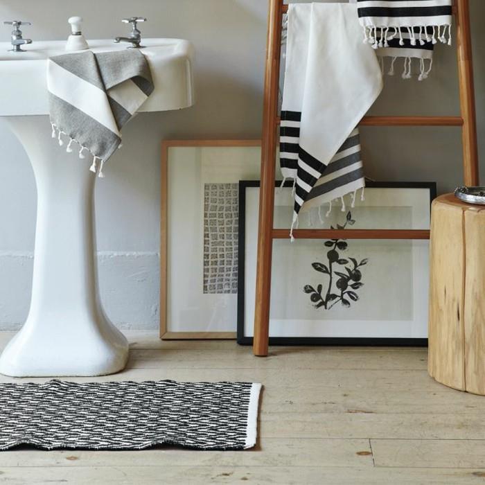 vonios kilimas-originali idėja-personalizuotas dizainas-graži-balta-juoda