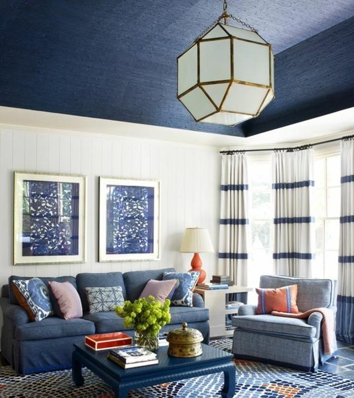 vyrauja modernūs kilimai-modernus kambarys-sofa-stalas-liustra-mėlyna