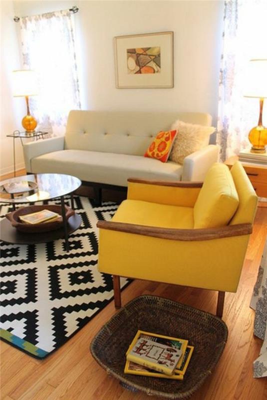 modernūs kilimai-svetainė-šiuolaikinio stiliaus-balta-sofa-geltona-fotelis